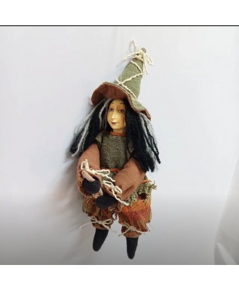 Daisy - Brown & Green Pendle Witch