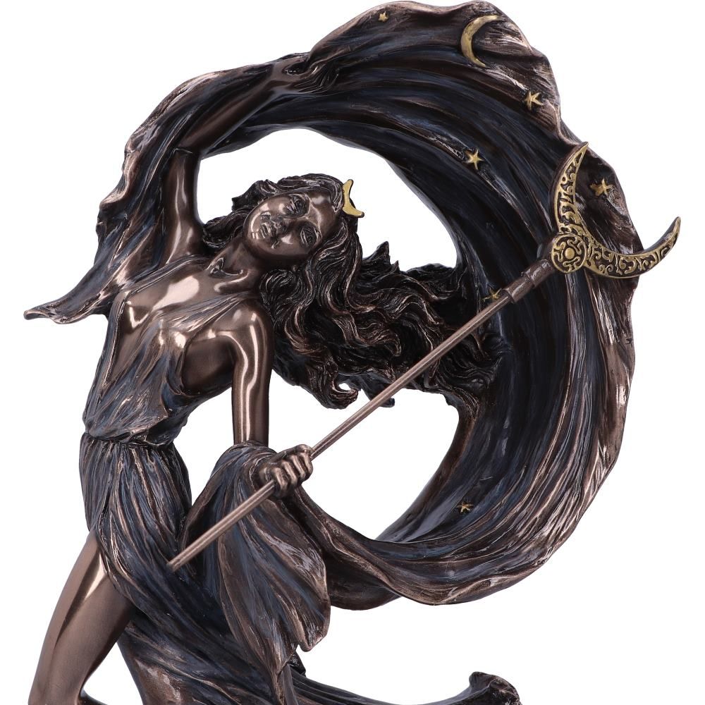 Nyx Statue