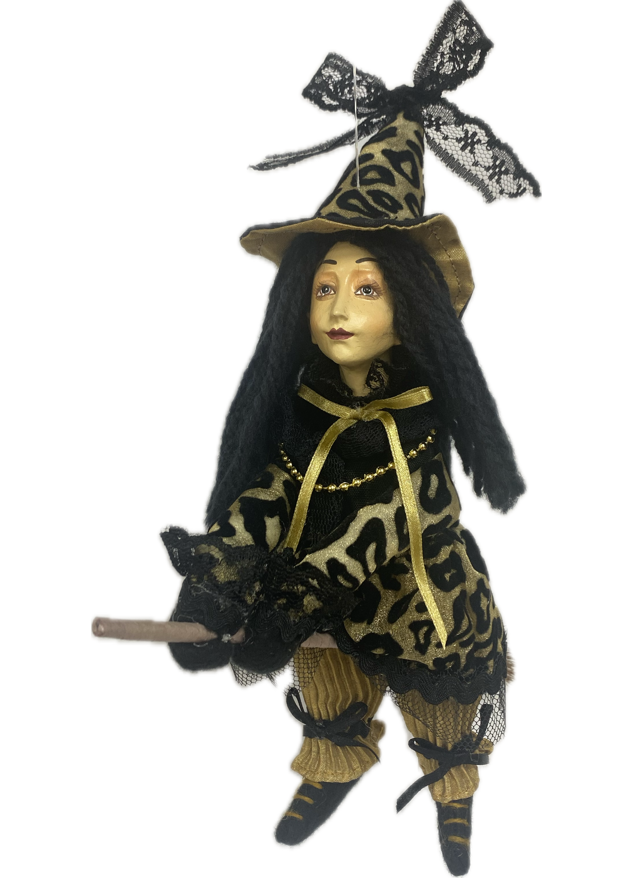 Daisy – Gold Pendle Witch