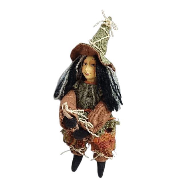 Daisy – Brown & Green Pendle Witch